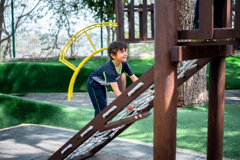 Somos un lugar seguro y Seguridad Integral en APDE El Roble