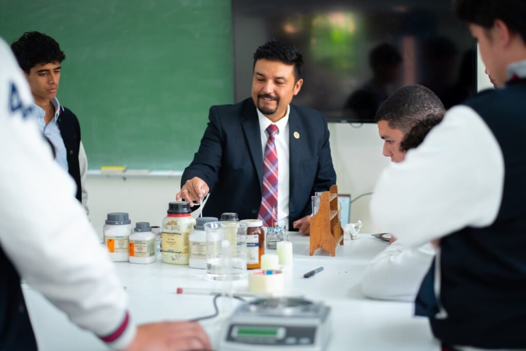Bachillerato Internacional en APDE El Roble y A+Teachers